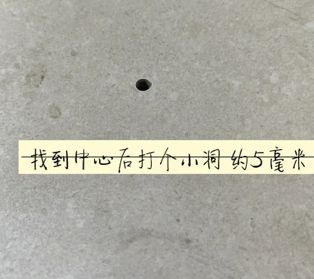 望谟瓷砖空鼓维修公司专业解答在瓷砖铺贴过程中，如果砂料搅拌不均匀，将会带来以下问题
